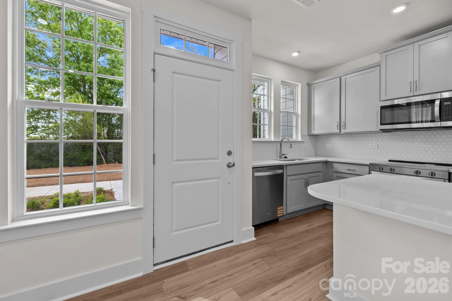 2930 Clyde Drive - Photo 3