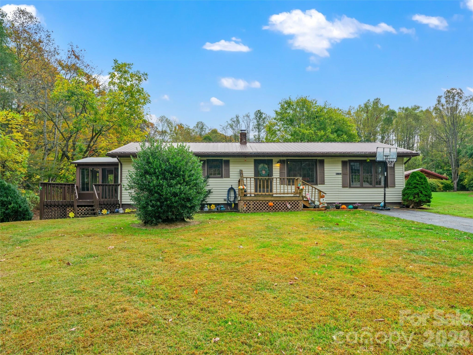 1030 Hughes Gap Road - Photo 2