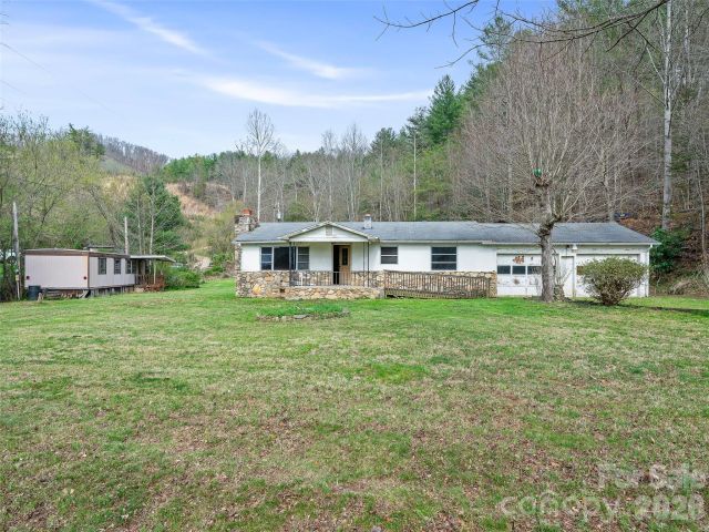 2432 Grapevine Road, Marshall, NC, 28753