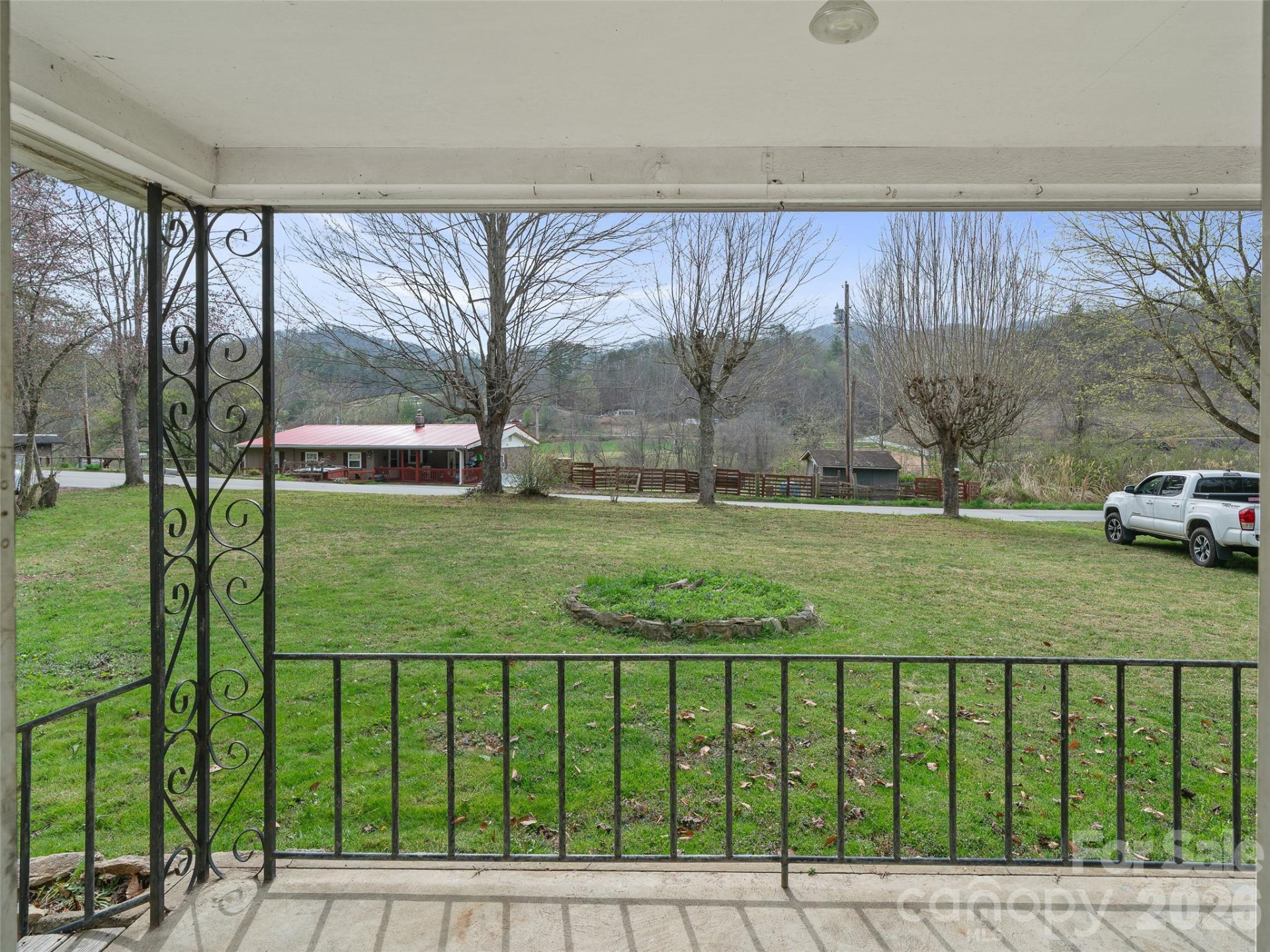 2432 Grapevine Road - Photo 2
