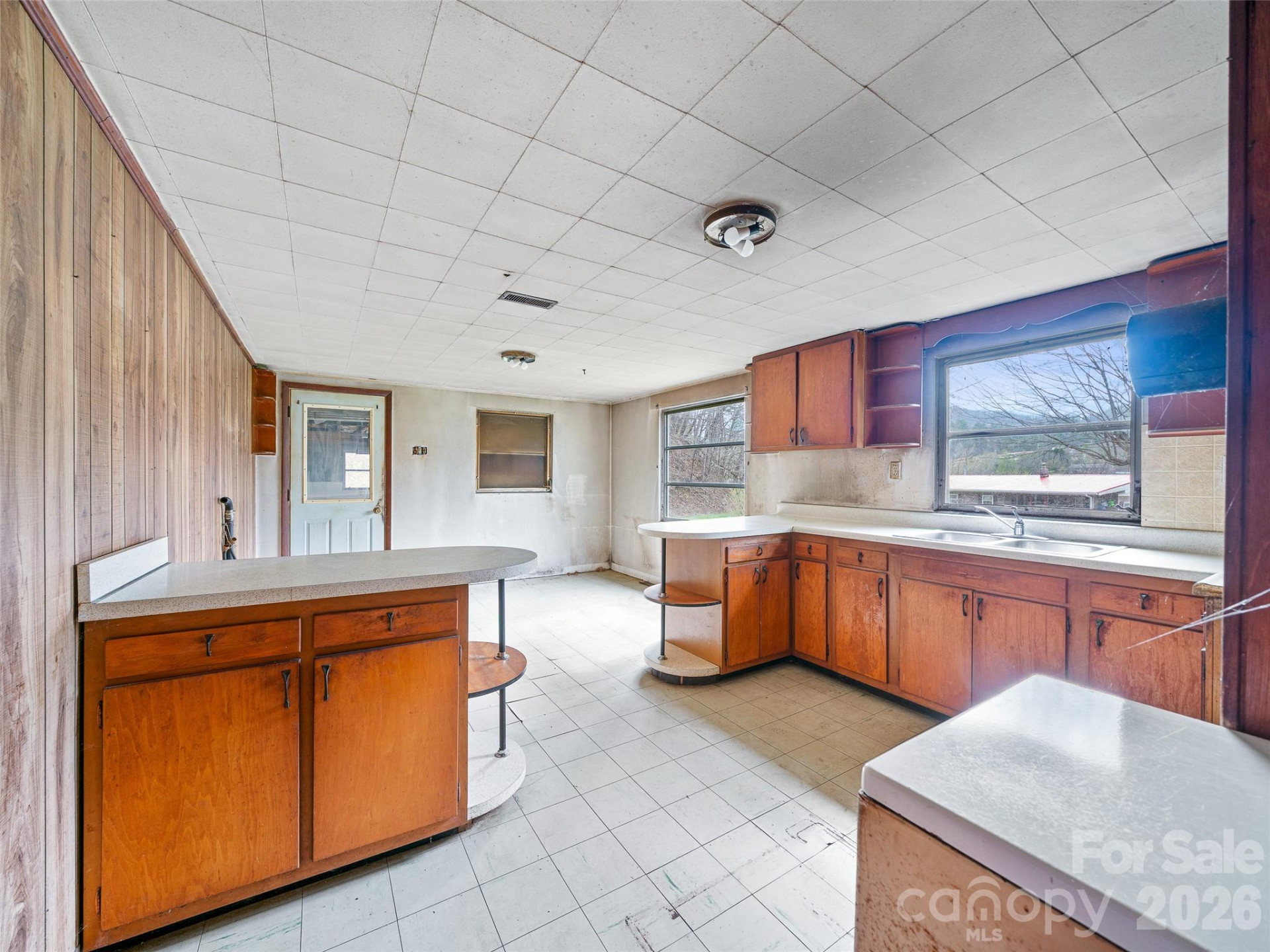 2432 Grapevine Road - Photo 5