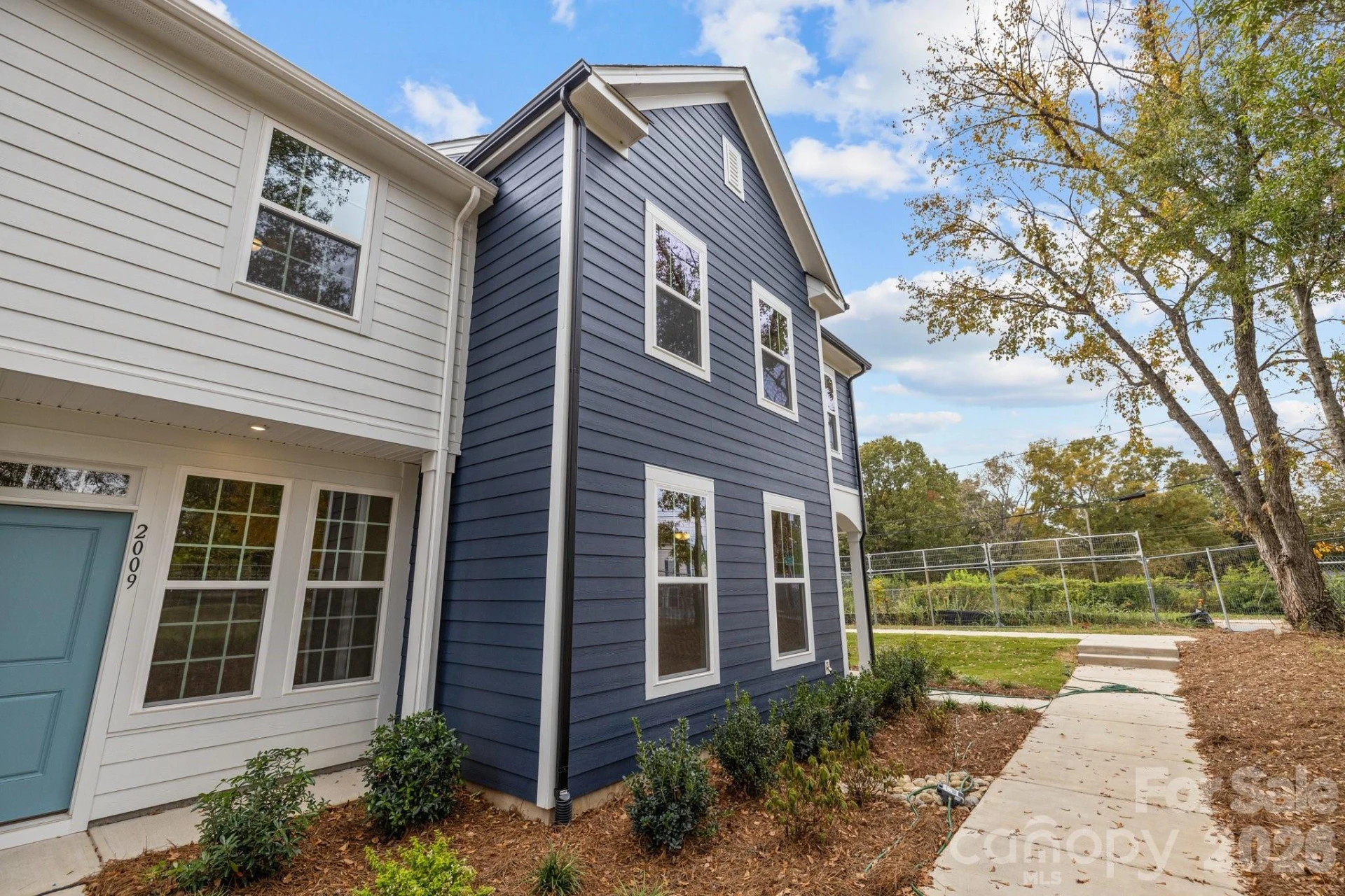 2926 Clyde Drive - Photo 2