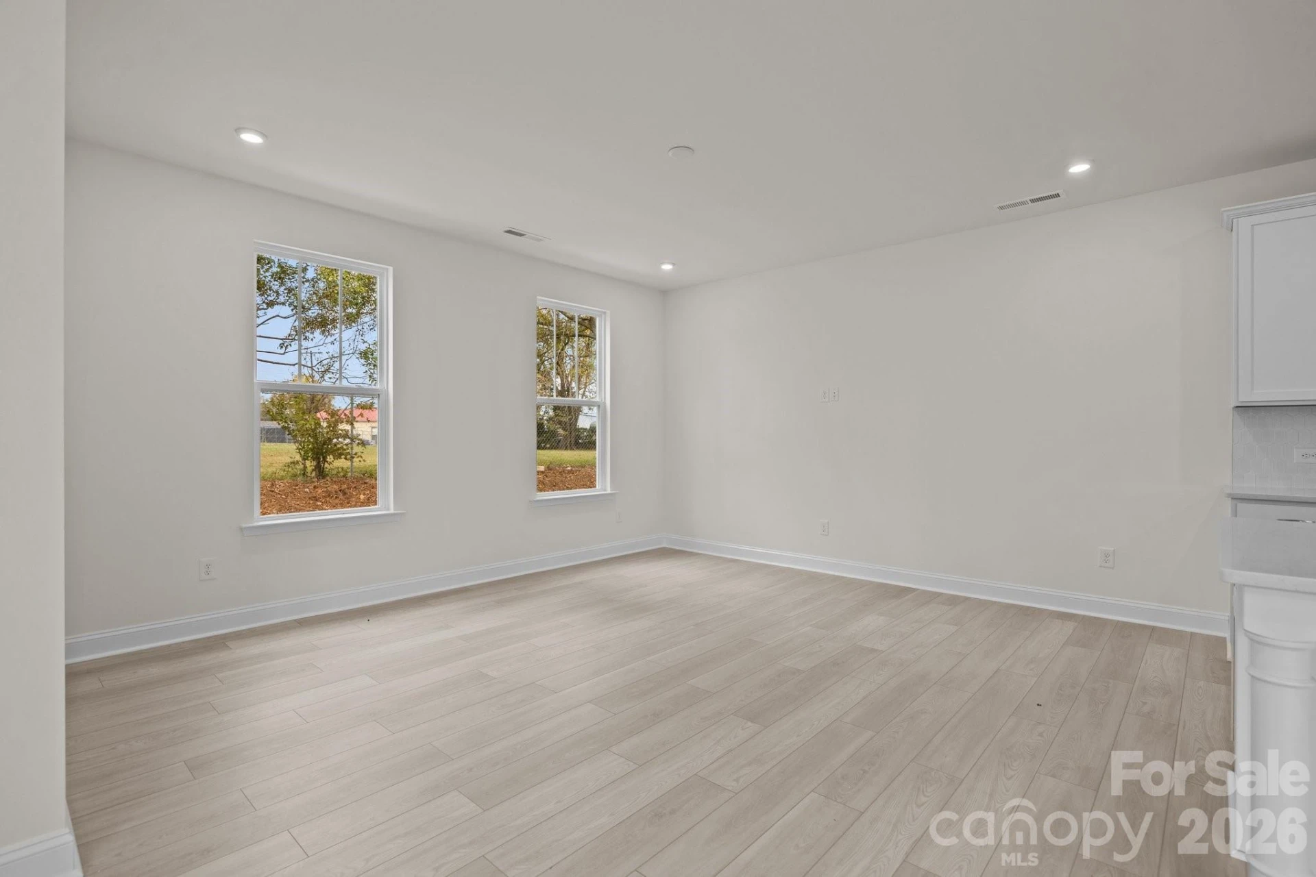 2926 Clyde Drive - Photo 4