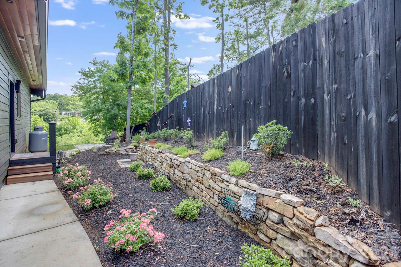 90 Summit Street - Photo 44