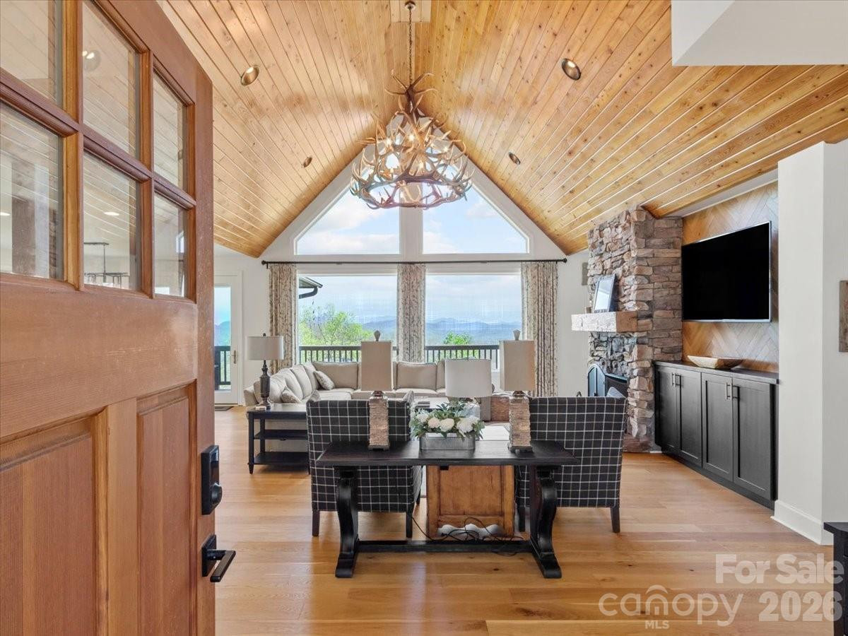 410 Springhouse Drive - Photo 3