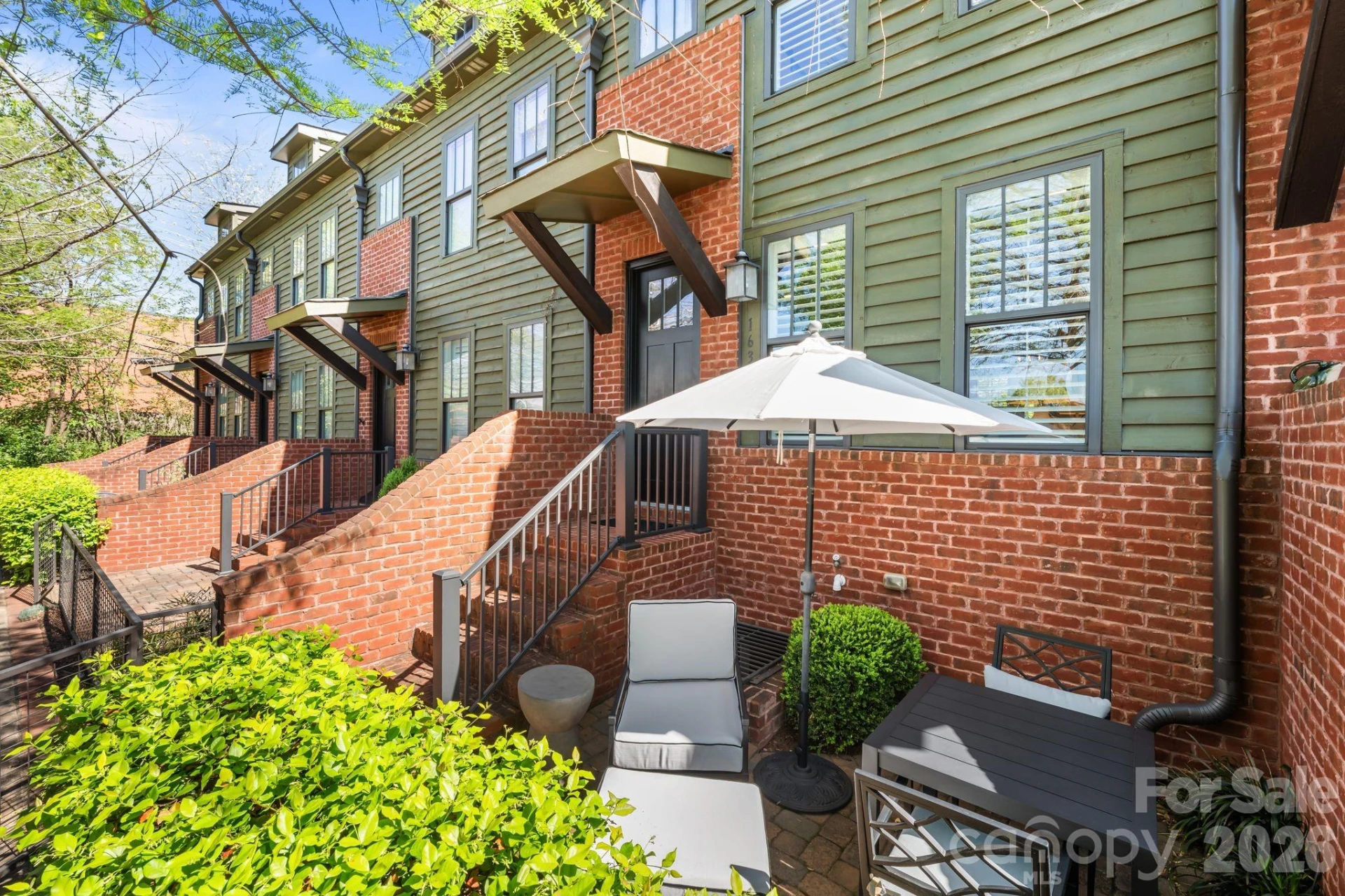 1636 Kenilworth Avenue - Photo 3