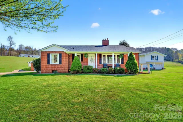 1511 White Oak Road, Bakersville, NC, 28705
