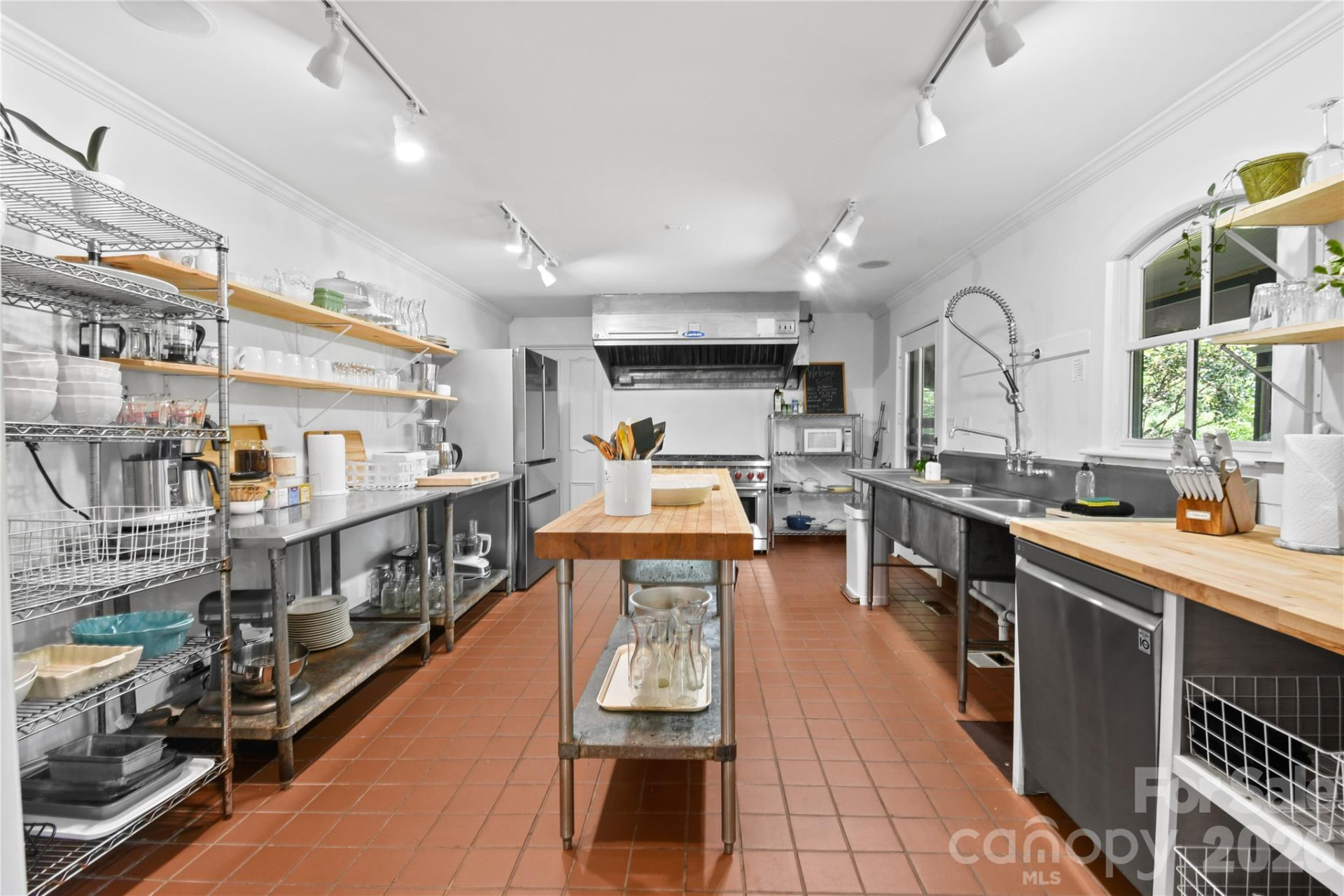 204 Lawson Street - Photo 18