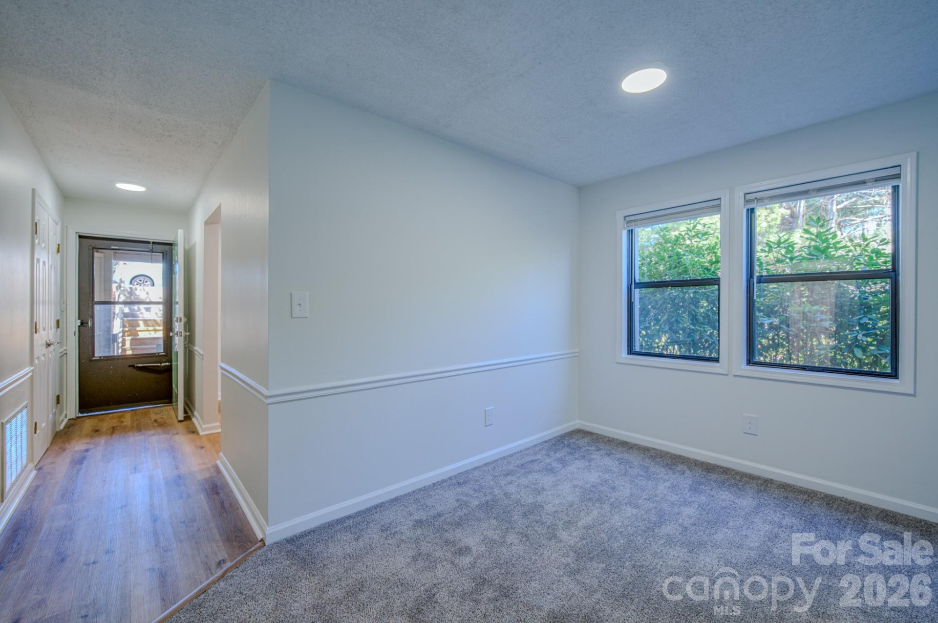 901 Abbey Circle - Photo 14
