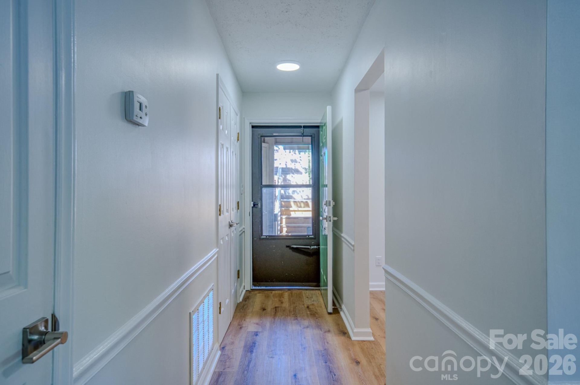 901 Abbey Circle - Photo 4