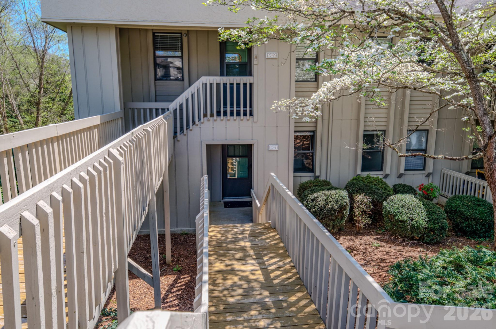 901 Abbey Circle - Photo 36