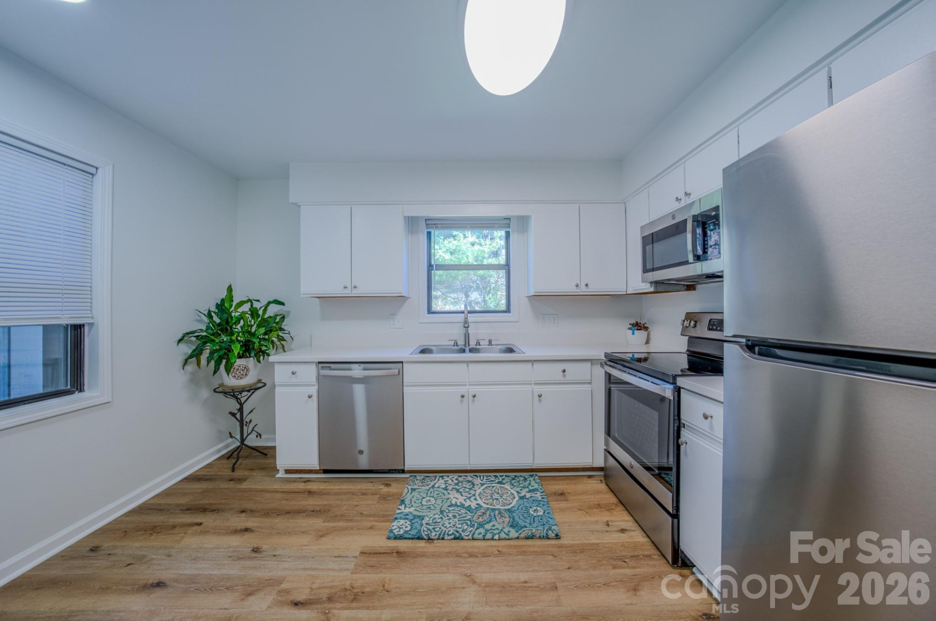 901 Abbey Circle - Photo 5