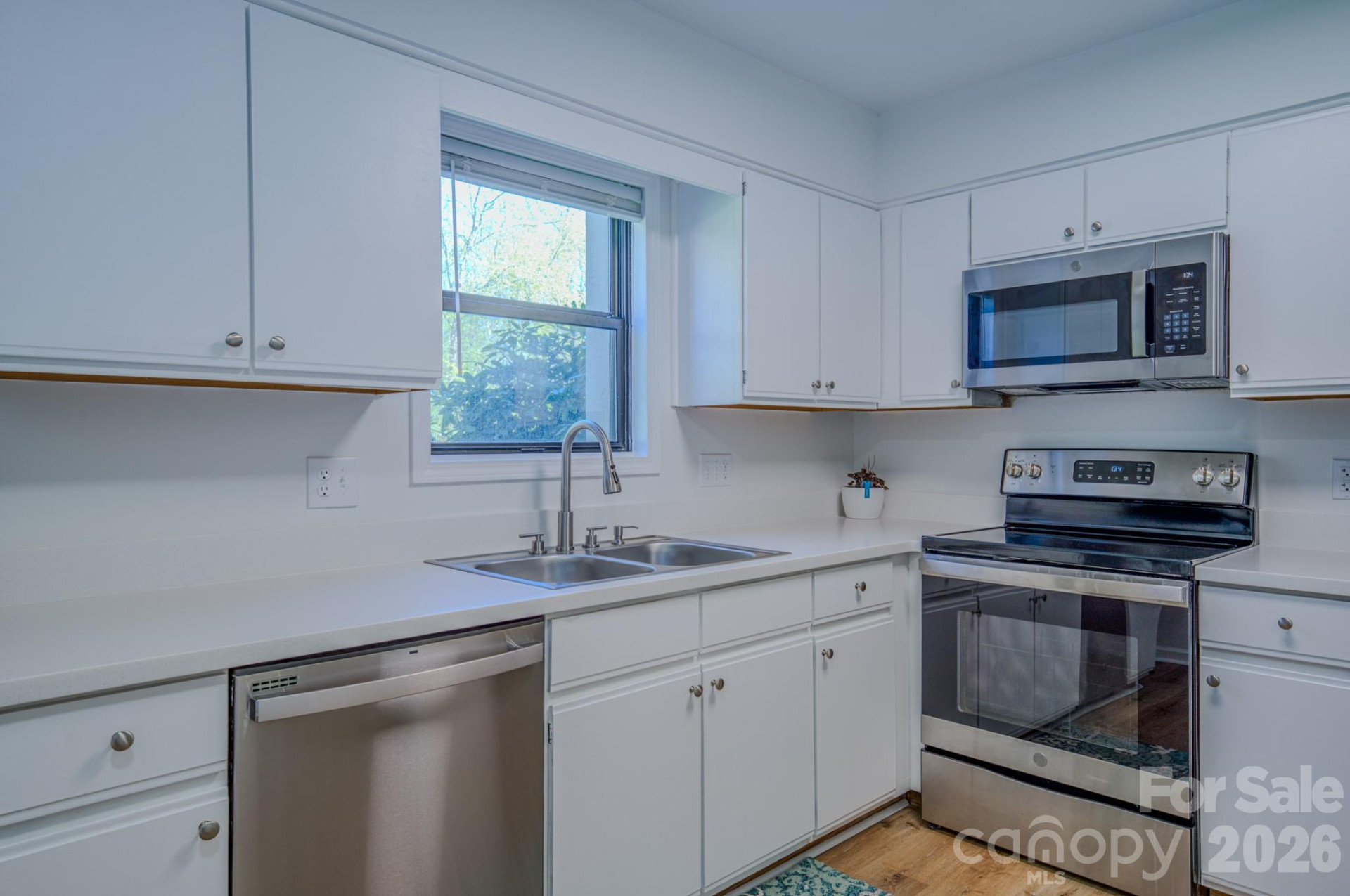 901 Abbey Circle - Photo 9