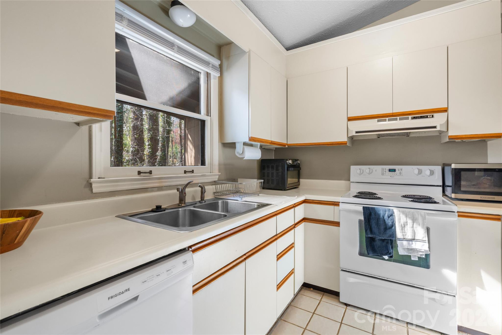 91 Timberlane Drive - Photo 6