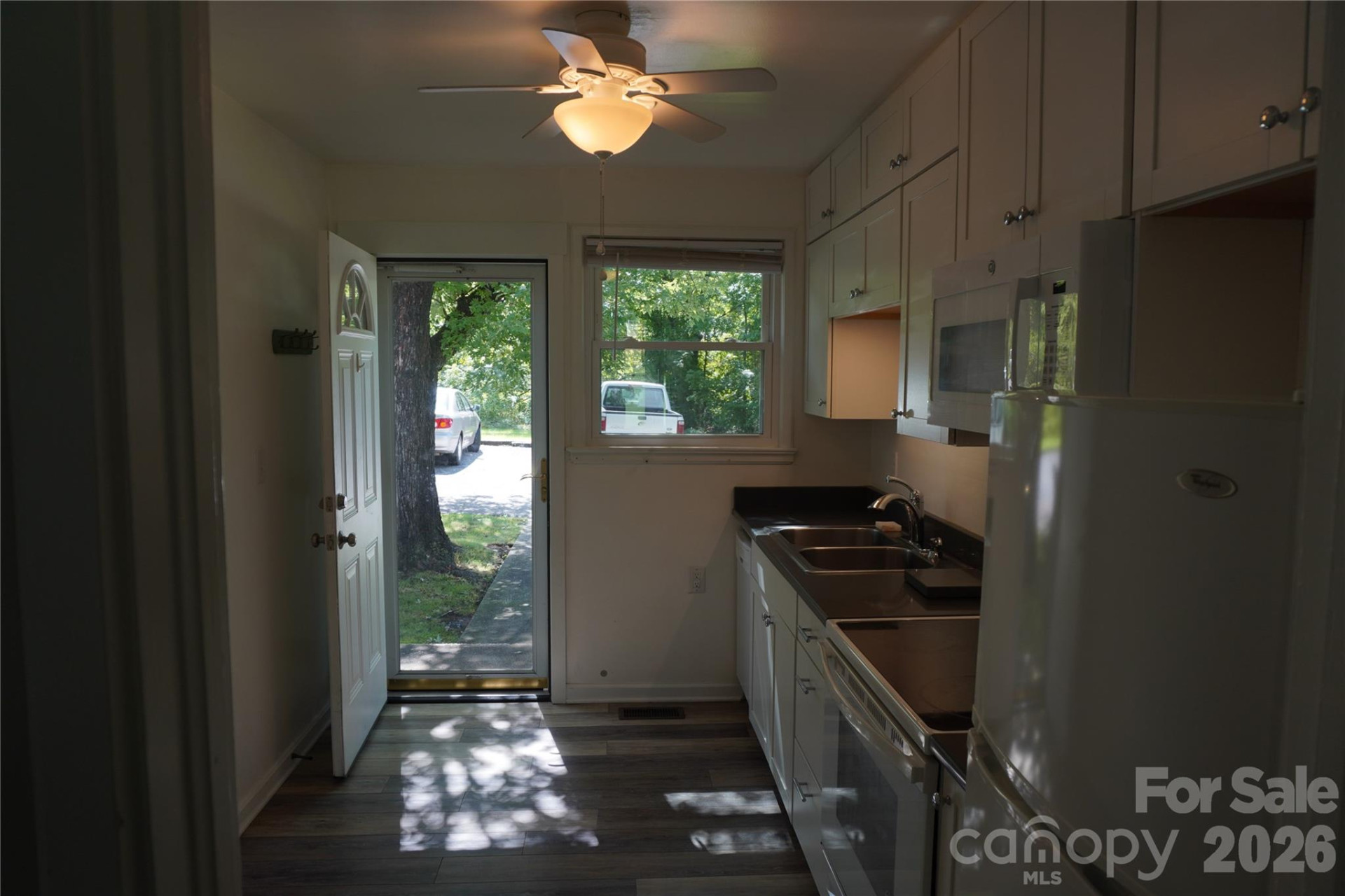 41 Trowbridge Lane - Photo 4