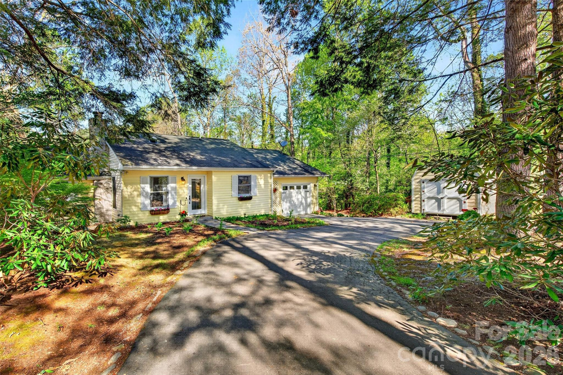 715 Laurel Avenue - Photo 3