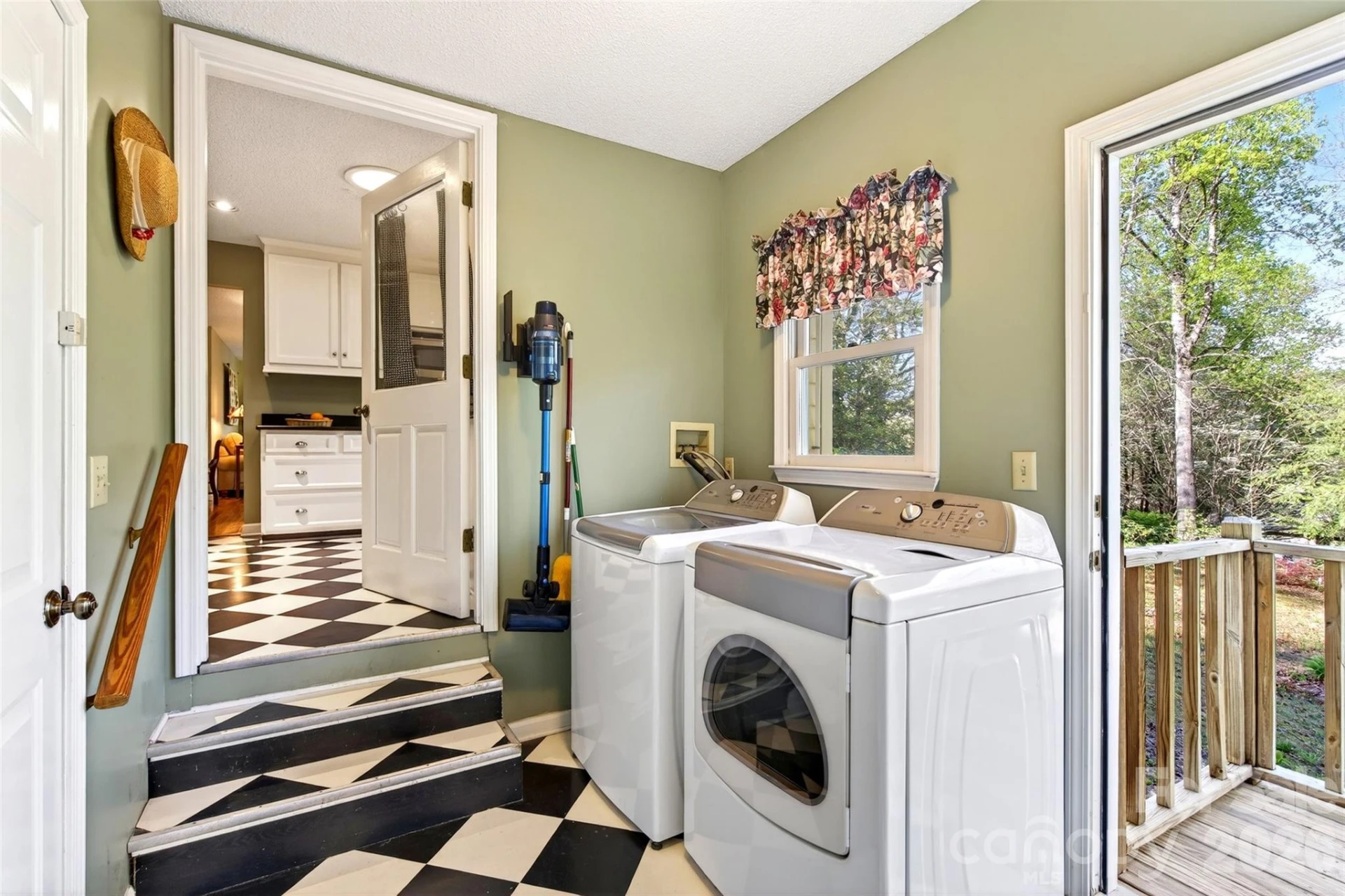 715 Laurel Avenue - Photo 23