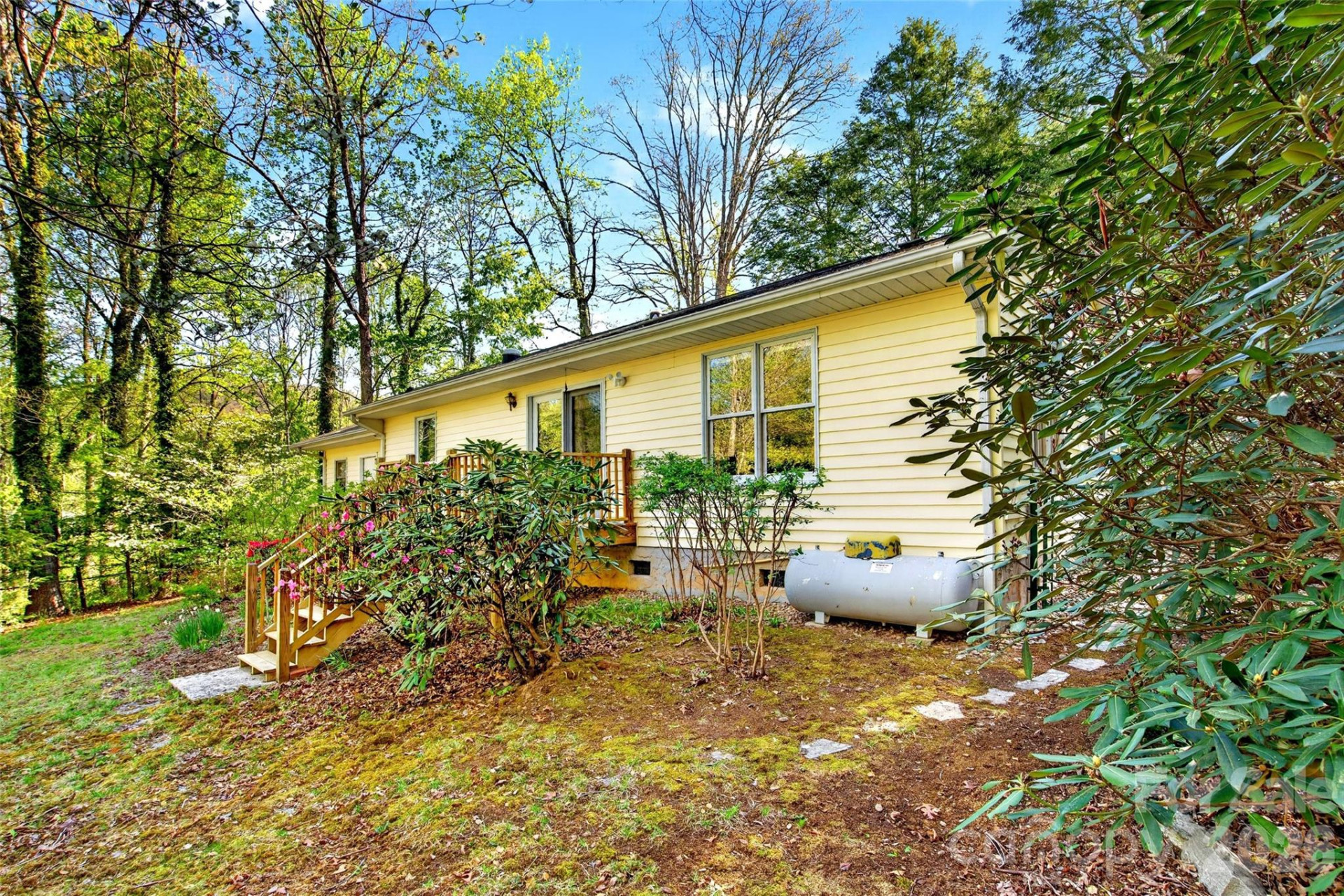 715 Laurel Avenue - Photo 4