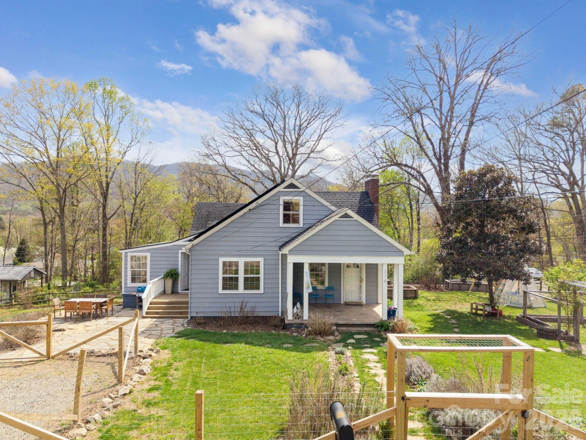 318 Stonewall Avenue - Photo 3