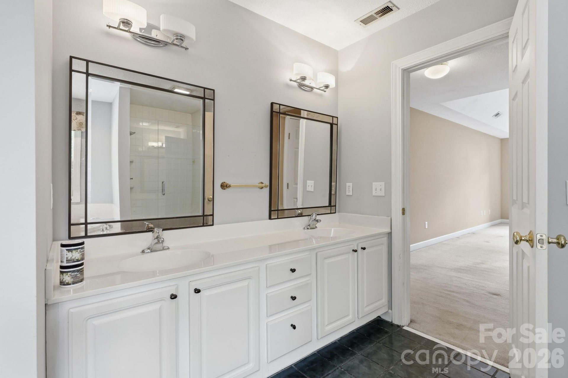 306 Woodview Court - Photo 22
