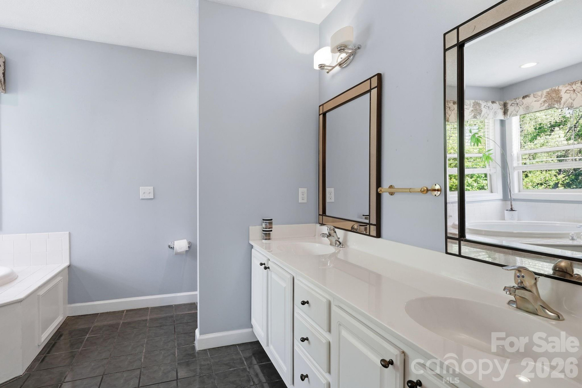 306 Woodview Court - Photo 23