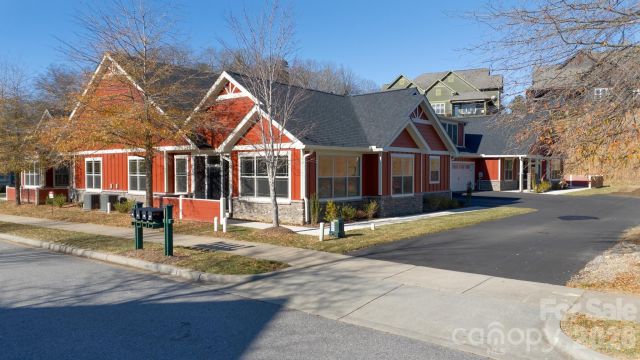 20 Brookstone Place, Candler, NC, 28715