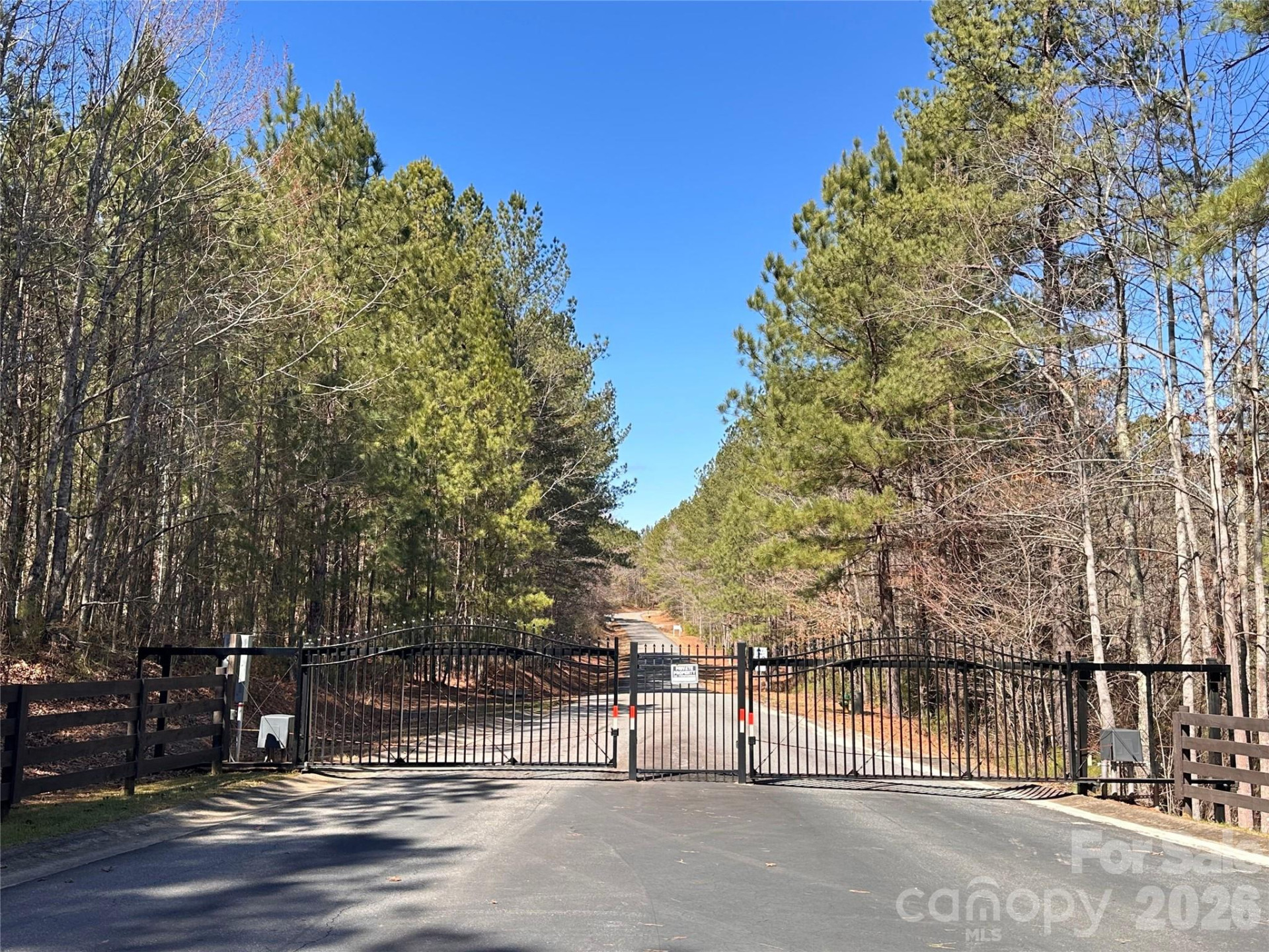 1318 Sunset Point Drive - Photo 6