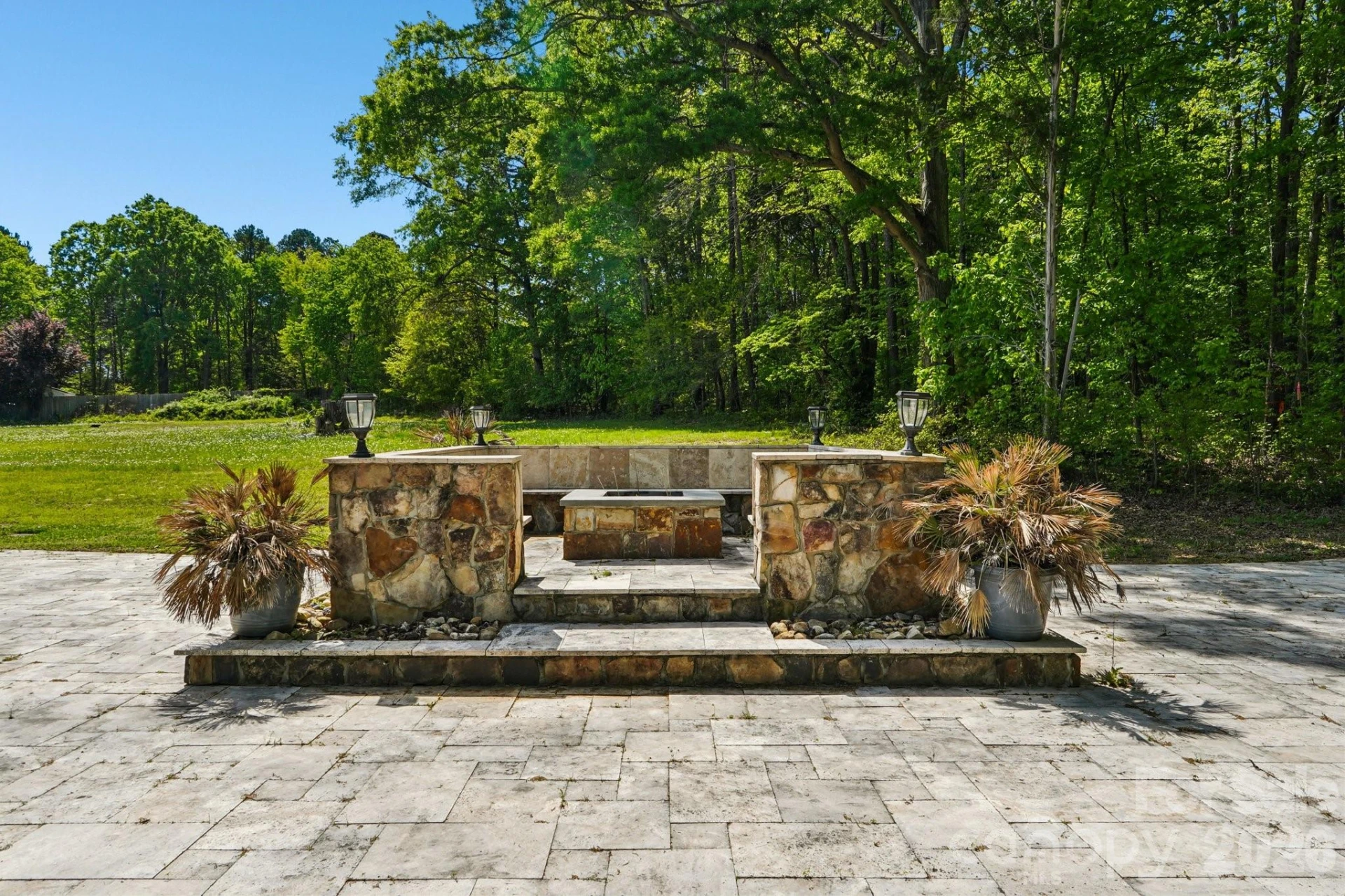 605 Allen Way - Photo 30