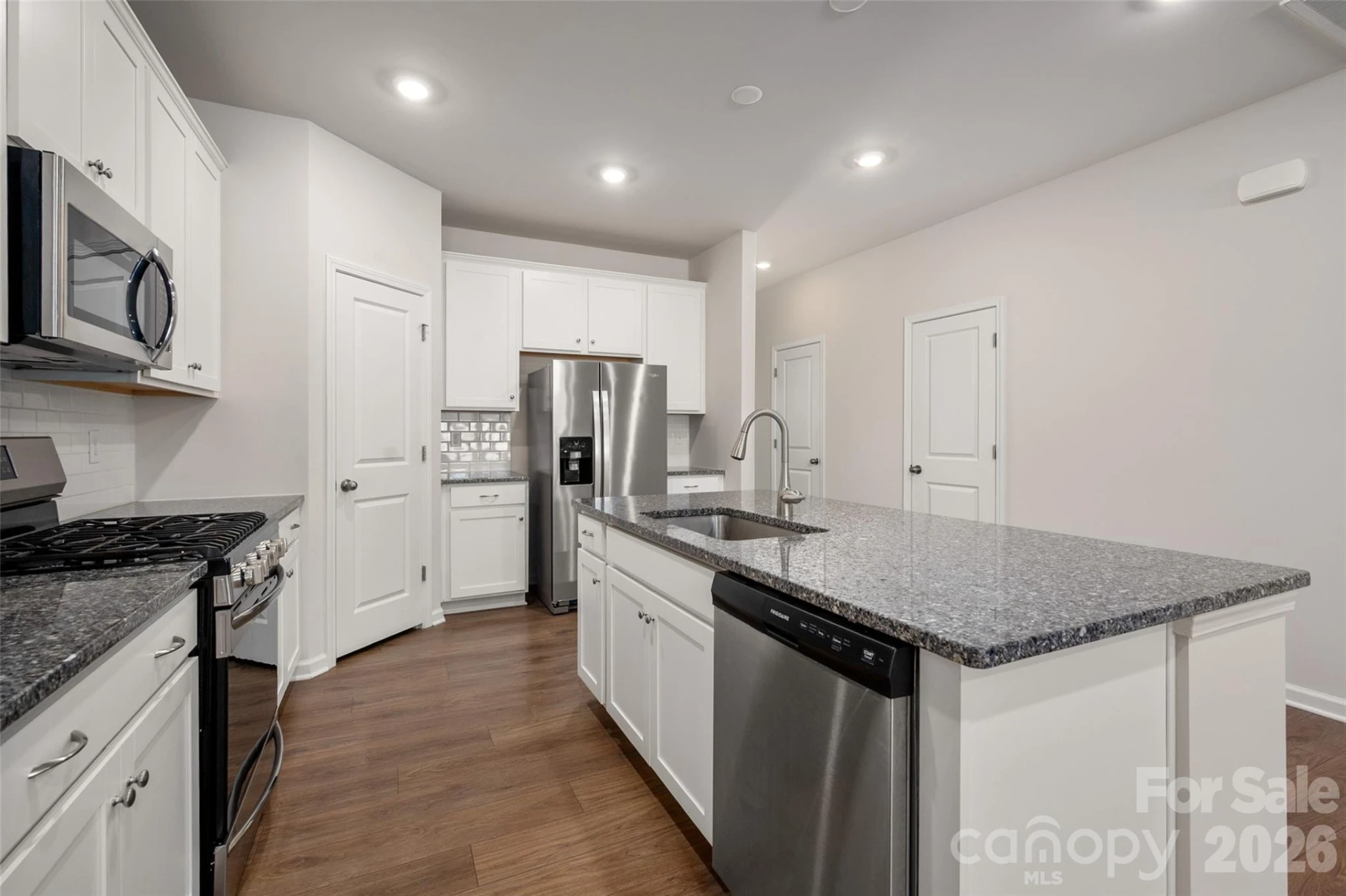 15740 Country House Street - Photo 9