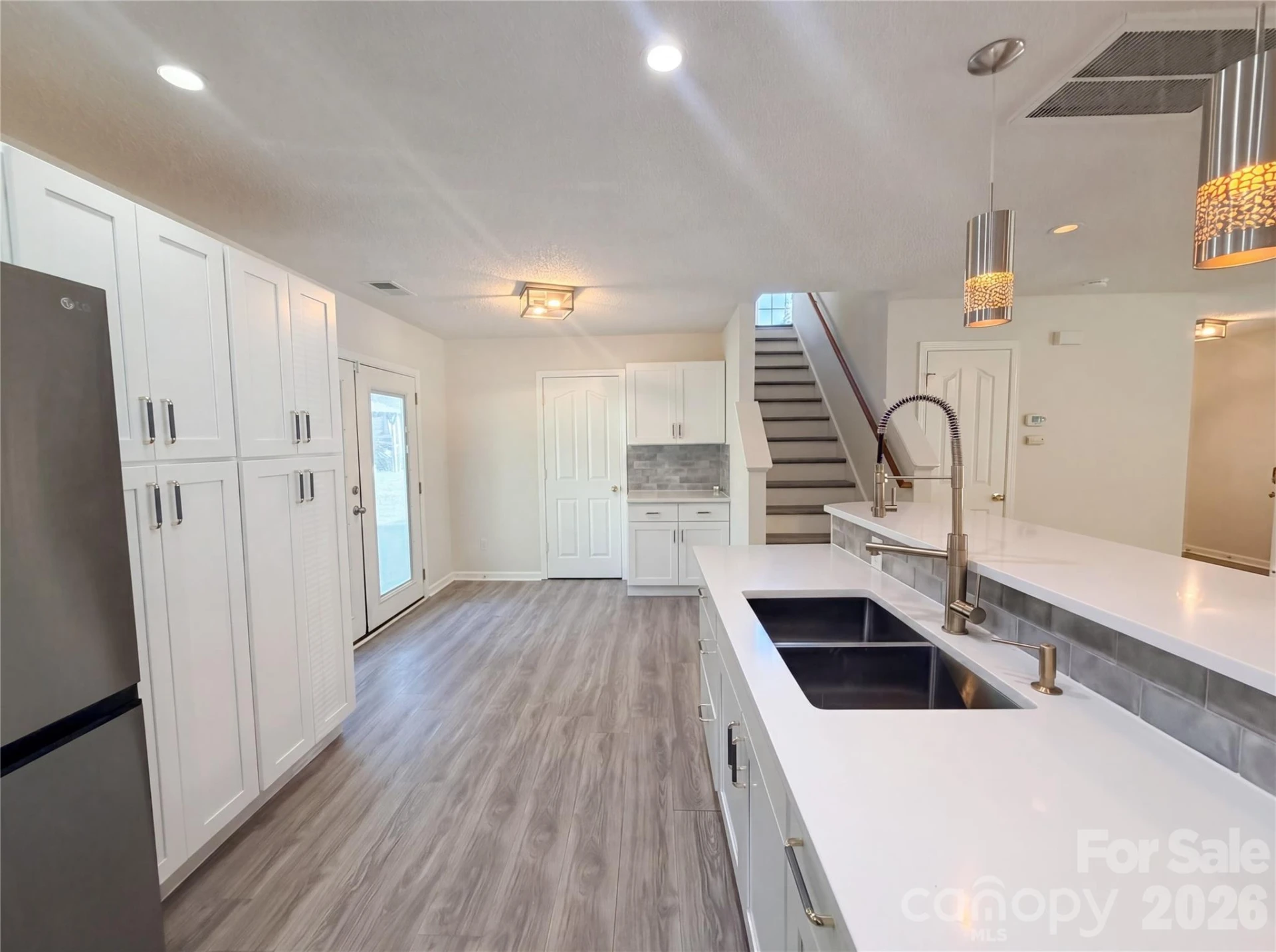 6032 Briggs Drive - Photo 6