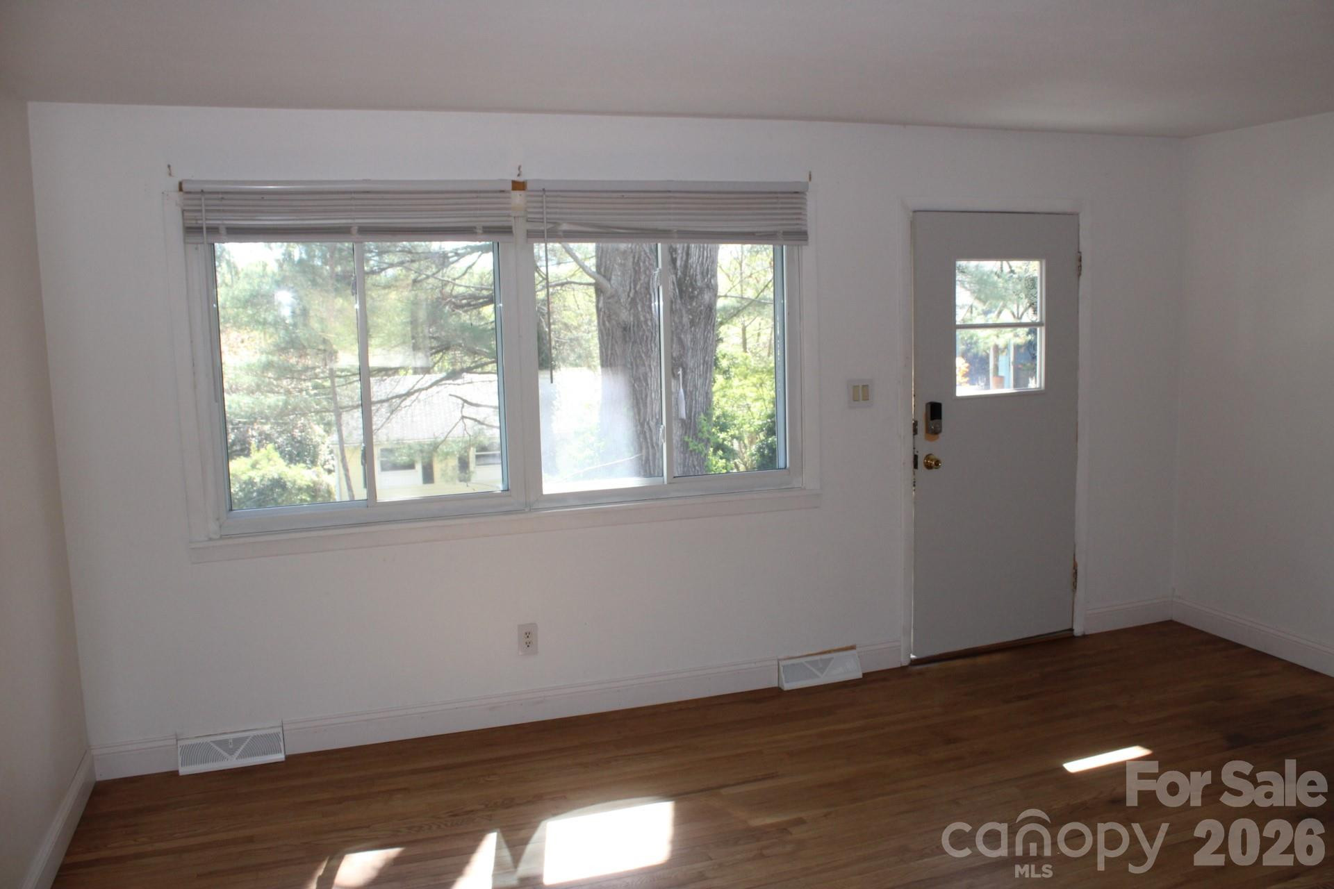 23 High Court Entrance None - Photo 19