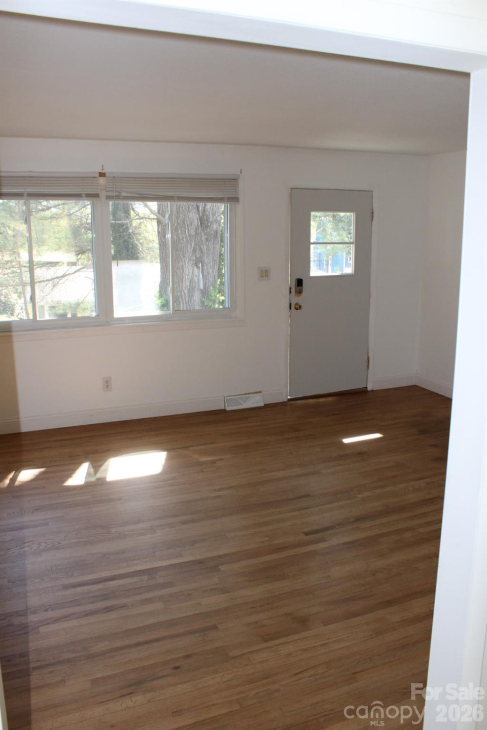 23 High Court Entrance None - Photo 20