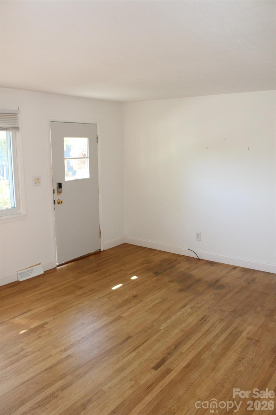 23 High Court Entrance None - Photo 21