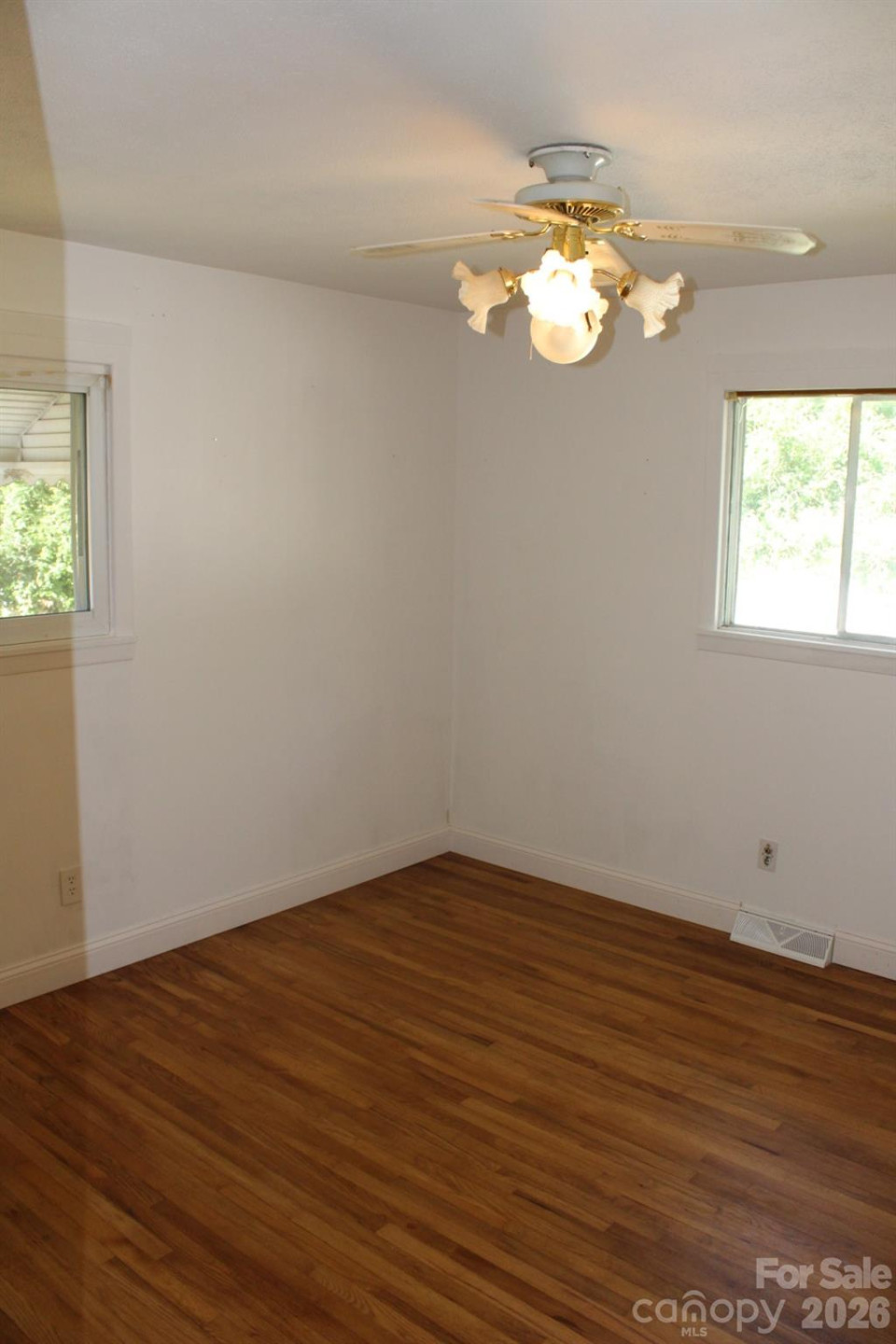 23 High Court Entrance None - Photo 22