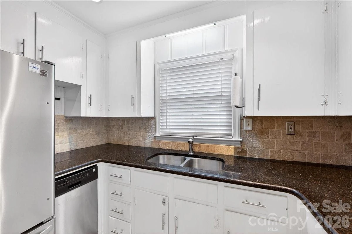 5413 Gwynne Avenue - Photo 12
