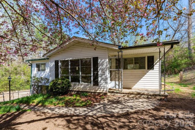 135 Sardis Drive, Asheville, NC, 28806