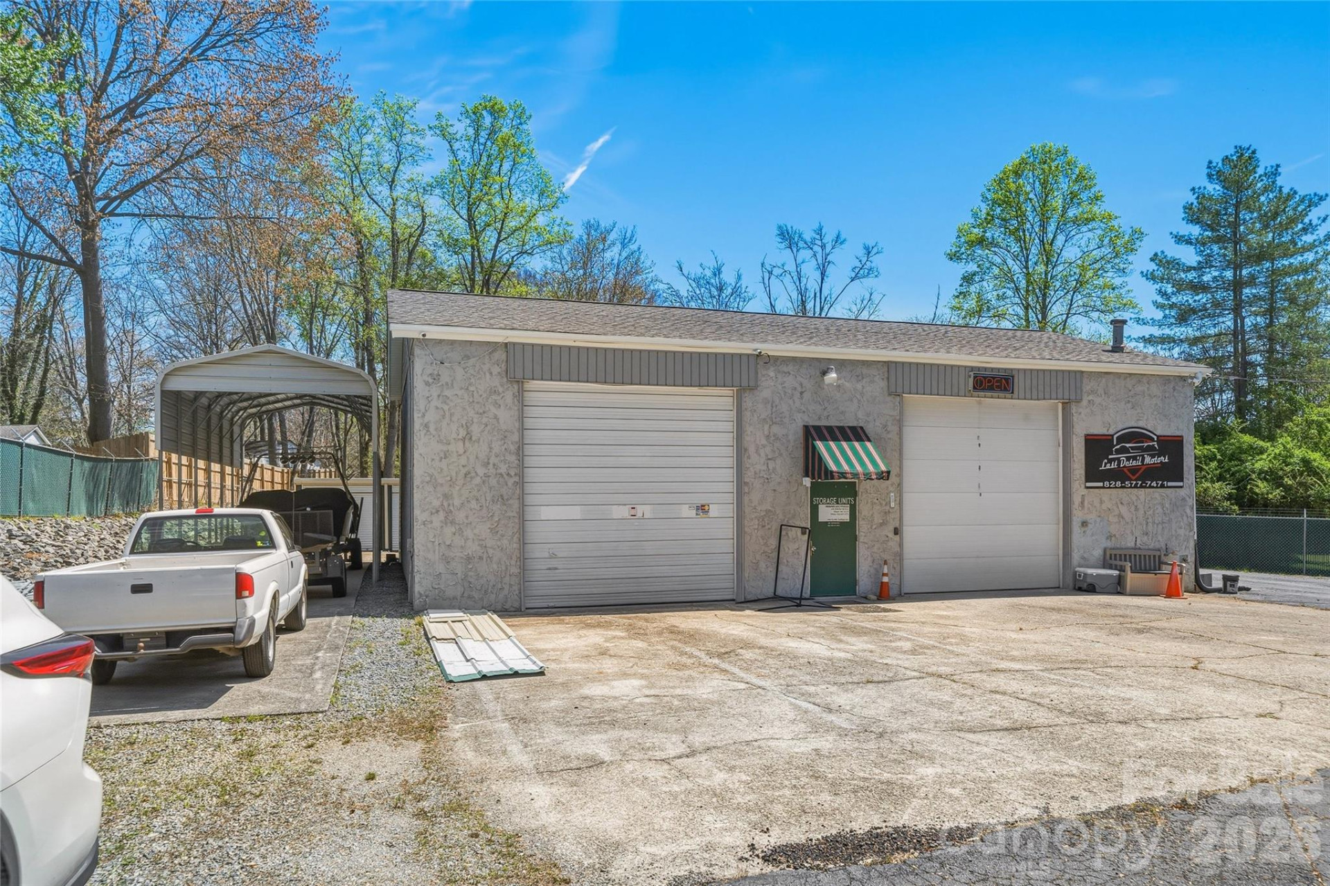 130 Oakland Hills Drive - Photo 2