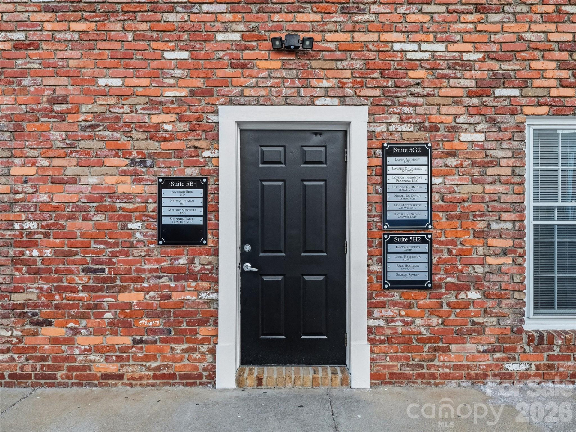 5 Doctors Park #H2 - Photo 3