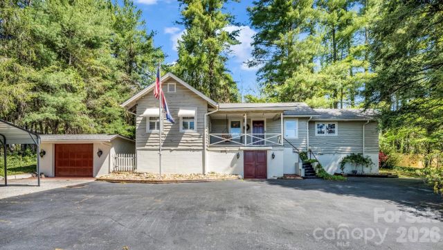 110 Chariton Avenue, Hendersonville, NC, 28739