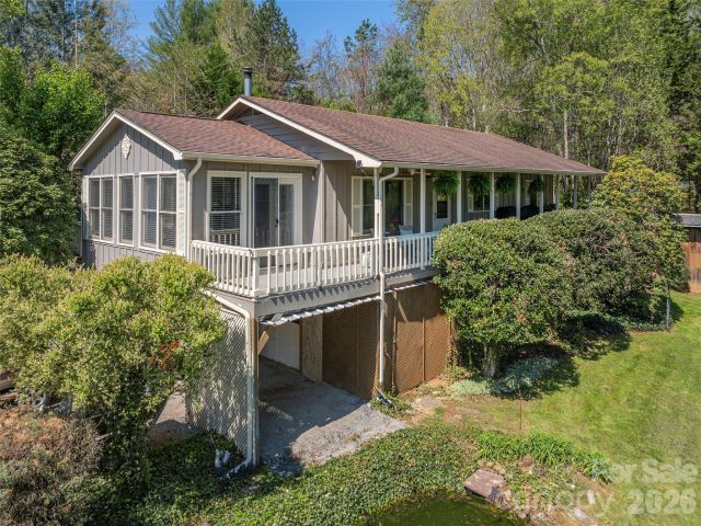 55 Round Top Road, Waynesville, NC, 28785
