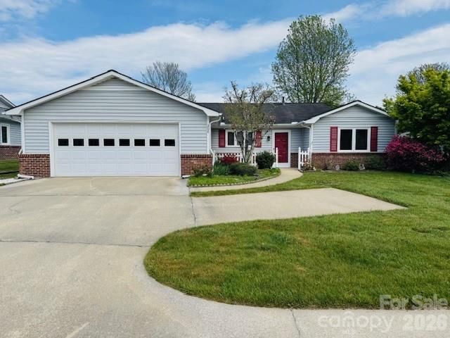 208 Dartcrest Drive, Hendersonville, NC, 28792