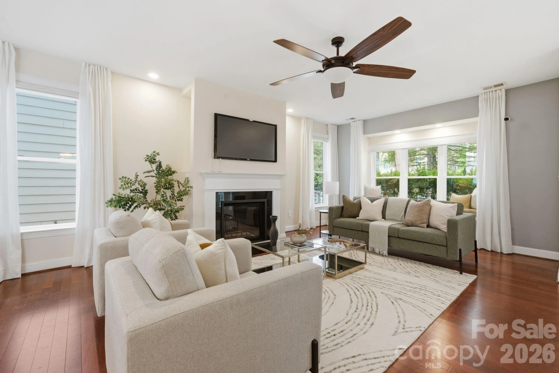 1919 Lela Avenue - Photo 3
