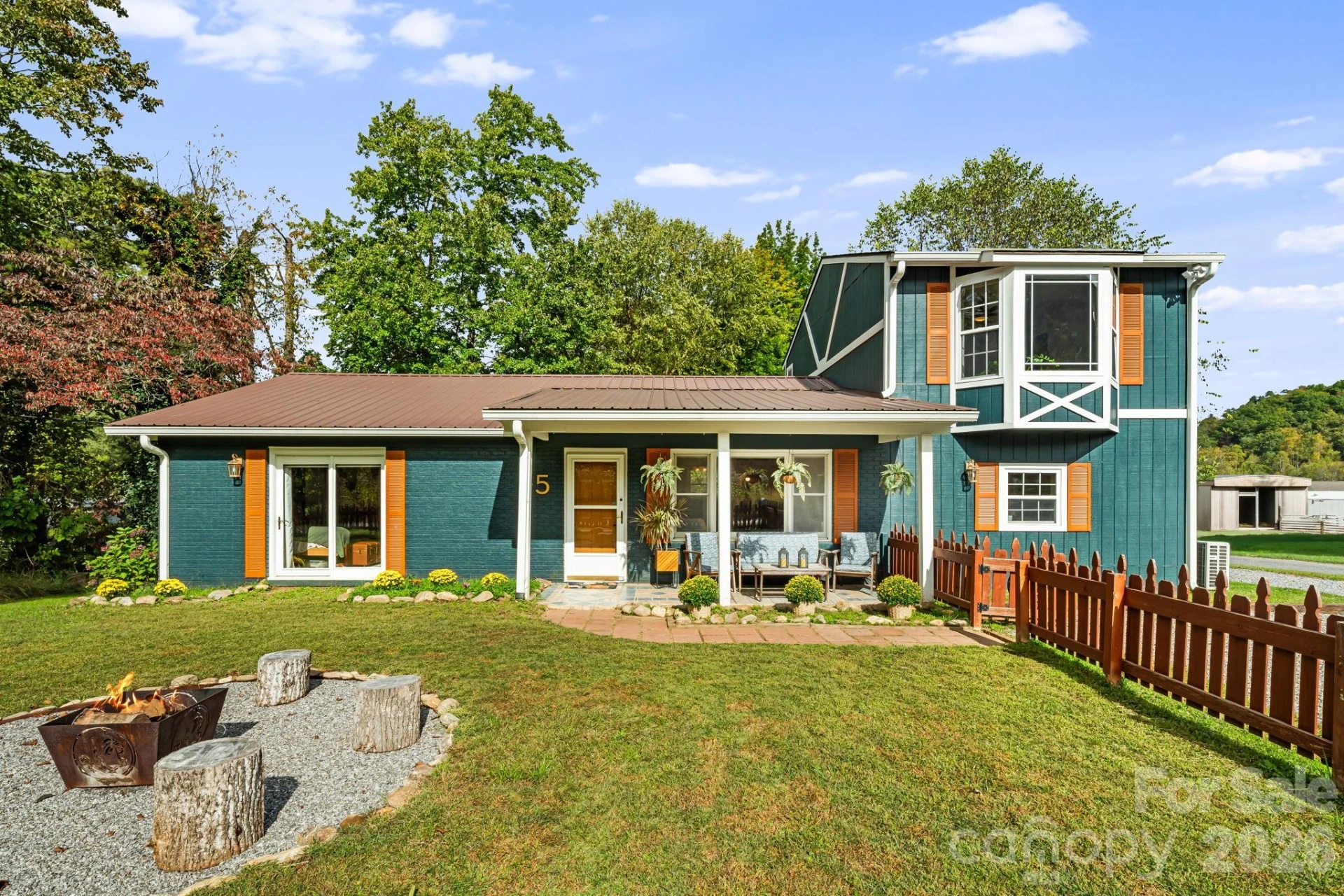 25 Pinewood Drive