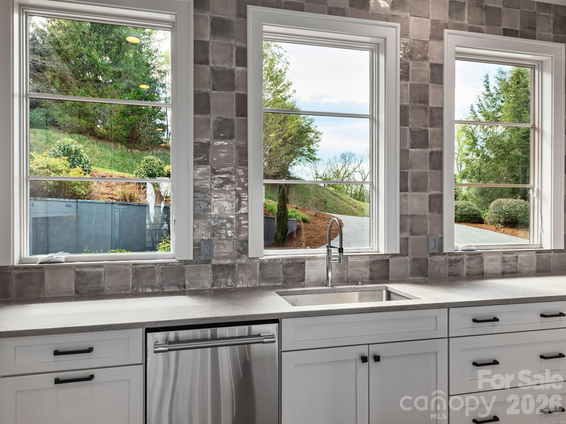 642 Altamont View - Photo 15