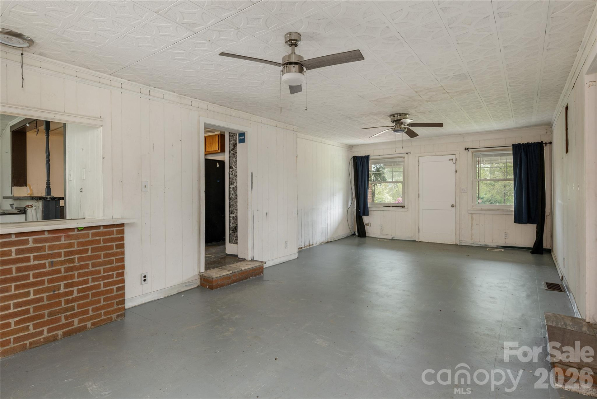 603 Halsbury Avenue - Photo 2
