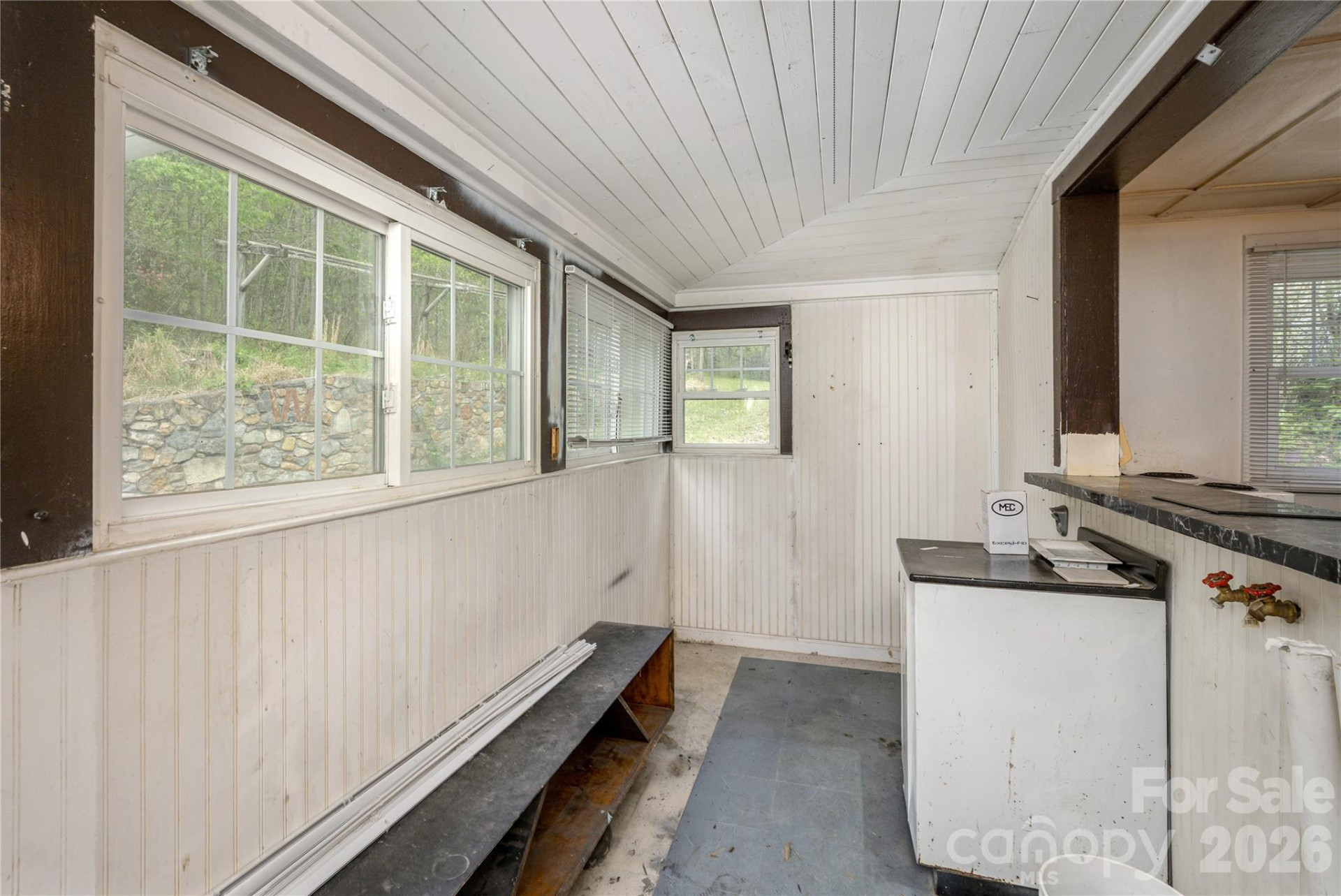 603 Halsbury Avenue - Photo 8