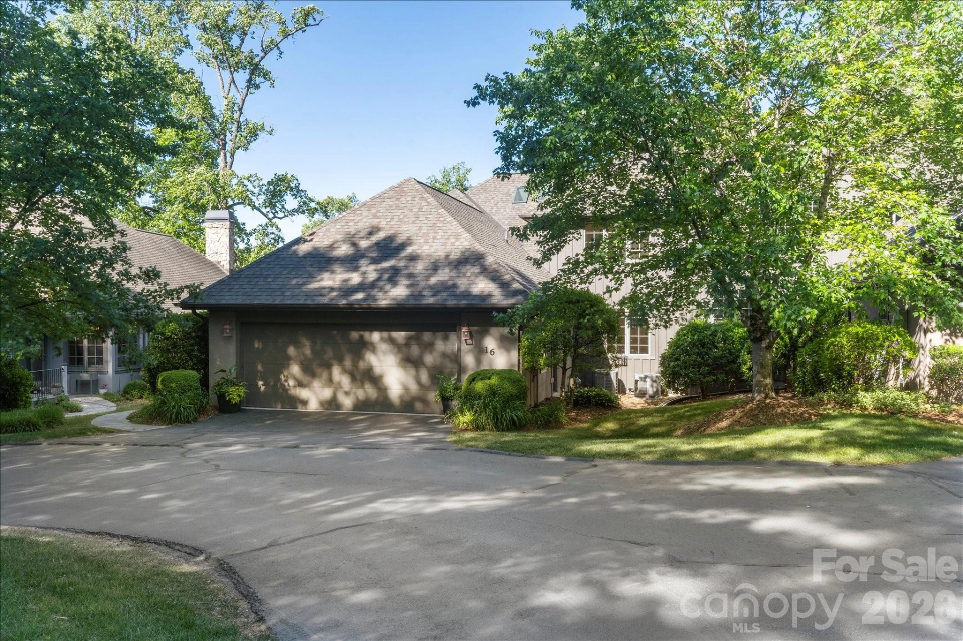16 Hollyberry Lane - Photo 2