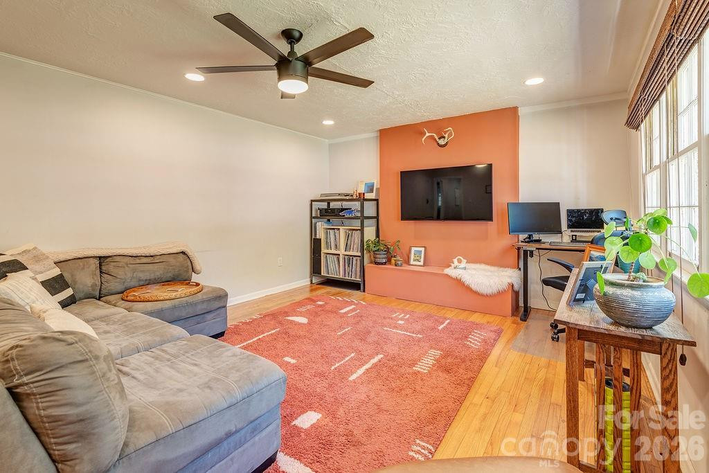 24 Forest Lane - Photo 4