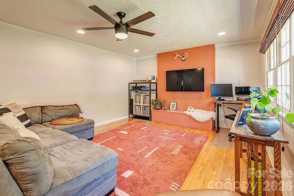24 Forest Lane - Photo 4