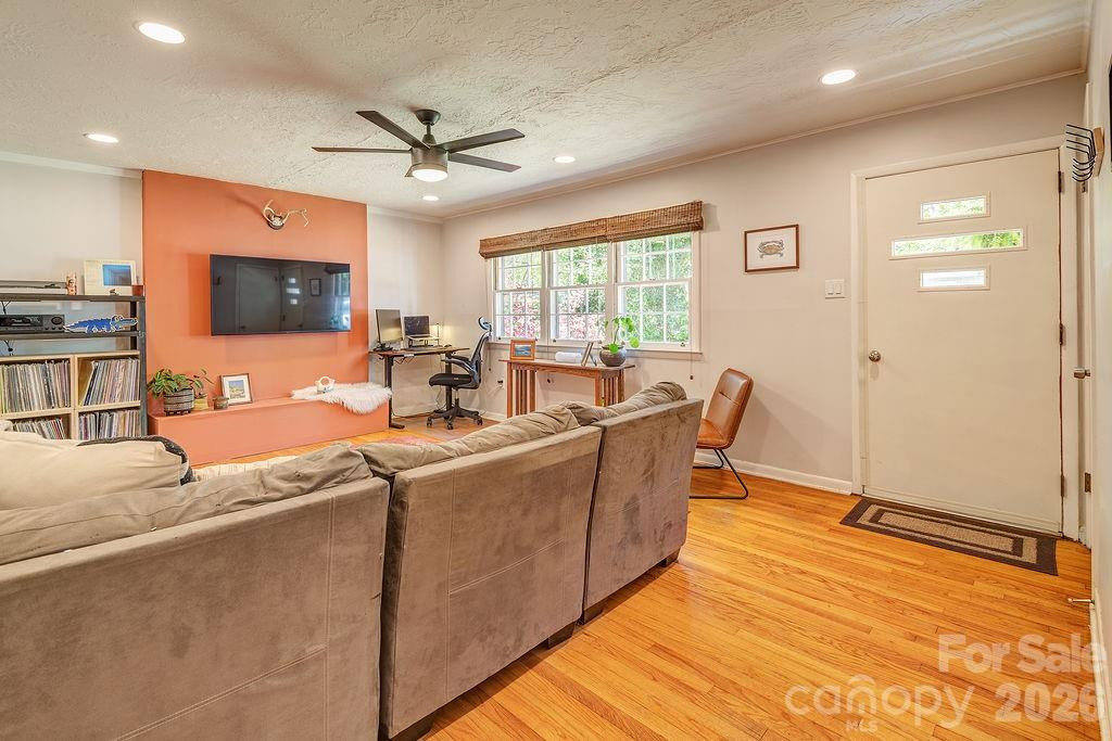 24 Forest Lane - Photo 5